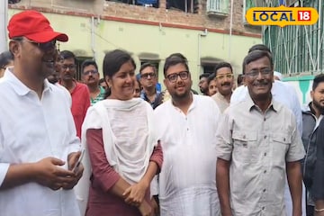 উত্তরপাড়ায় অবাক কাণ্ড...! তৃণমূল প্রার্থী শীর্ষণ্যর মুখোমুখি, সামনে আসতেই যা বললেন মীনাক্ষী... উত্তরপাড়ায় অবাক কাণ্ড...! তৃণমূল প্রার্থী শীর্ষণ্যর মুখোমুখি, সামনে আসতেই যা বললেন মীনাক্ষী...