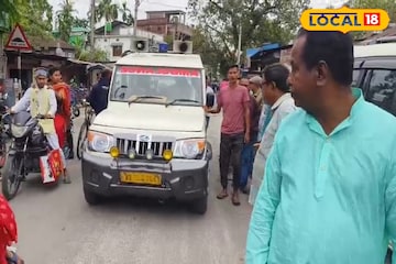 প্রচারের মাঝেই বাবার প্রয়াণ, শোকে পাথর স্বপ্না! রাজগঞ্জে থমকাল নির্বাচনী ছন্দ প্রচারের মাঝেই বাবার প্রয়াণ, শোকে পাথর স্বপ্না! রাজগঞ্জে থমকাল নির্বাচনী ছন্দ