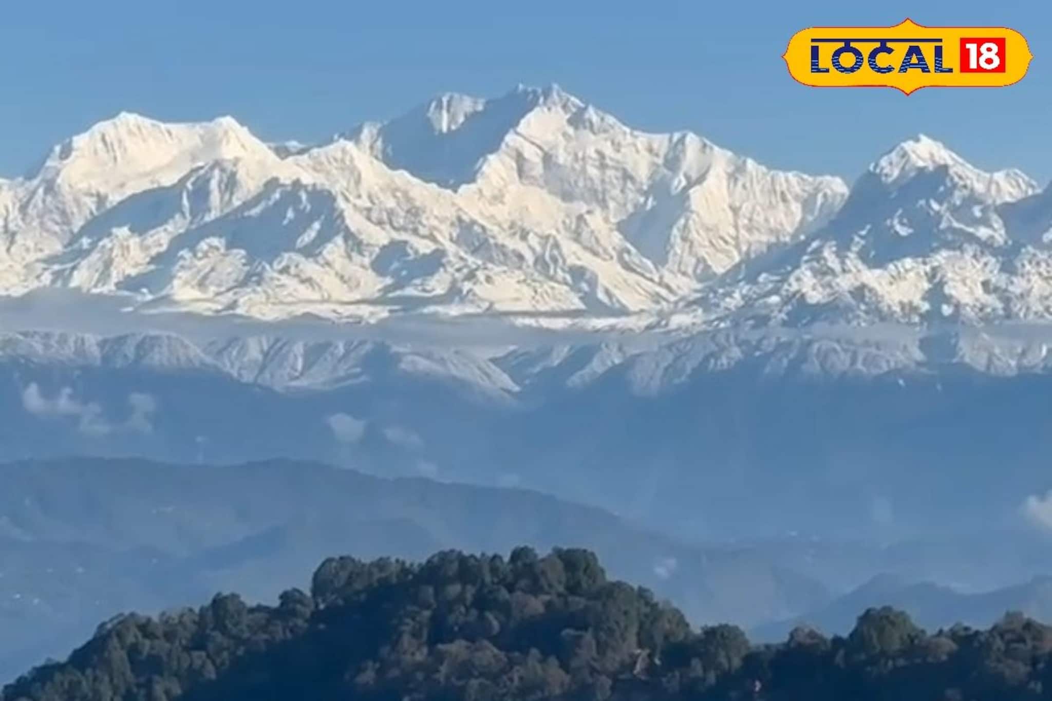 টানা বৃষ্টি, মেঘলা আকাশ, তুষারপাত...অবশেষে কাটল দুর্যোগ! উদ্ভাসিত কাঞ্চনজঙ্ঘা, খুশি পর্যটকরা টানা বৃষ্টি, মেঘলা আকাশ, তুষারপাত...অবশেষে কাটল দুর্যোগ! উদ্ভাসিত কাঞ্চনজঙ্ঘা, খুশি পর্যটকরা