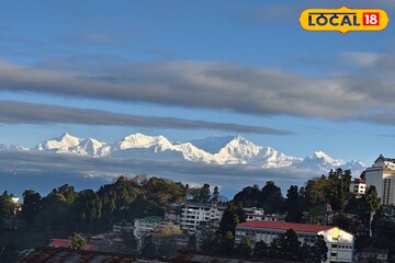 টানা বৃষ্টি, মেঘলা আকাশ, তুষারপাত...অবশেষে কাটল দুর্যোগ! উদ্ভাসিত কাঞ্চনজঙ্ঘা, খুশি পর্যটকরা
