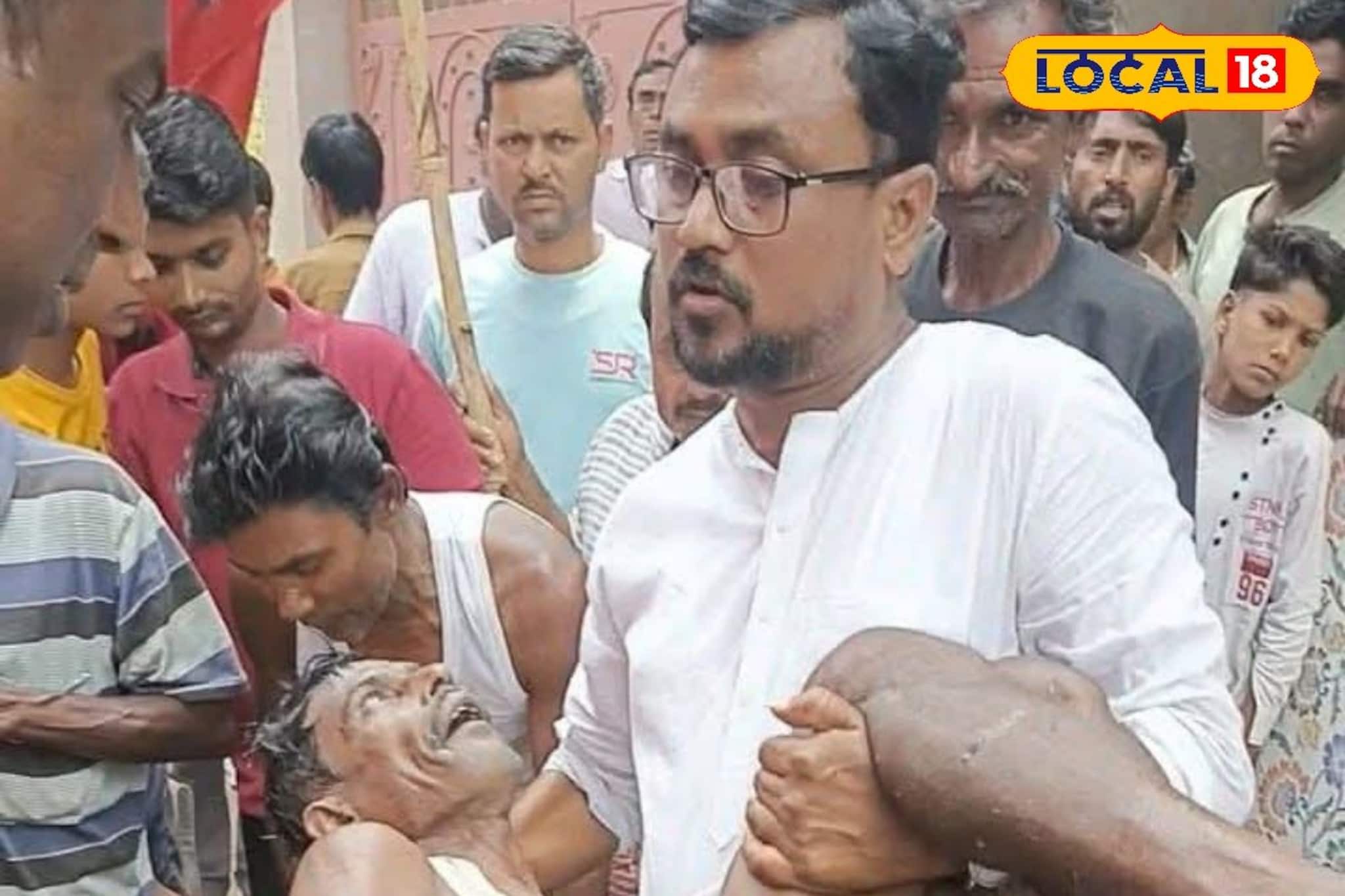 এই না হলে বামপ্রার্থী! পথে অসুস্থকে বৃদ্ধকে কোলে তুলে হাসপাতালে পৌঁছে দিলেন ধ্রুবজ্যোতি! এই না হলে বামপ্রার্থী! পথে অসুস্থকে বৃদ্ধকে কোলে তুলে হাসপাতালে পৌঁছে দিলেন ধ্রুবজ্যোতি!