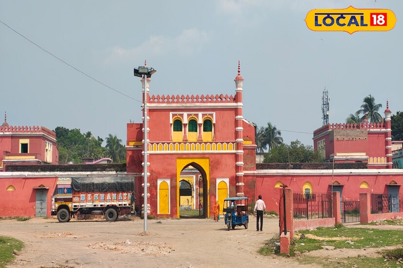 মহারাজা কৃষ্ণচন্দ্রের উত্তরসূরী ও নদিয়া রাজবাড়ির বর্তমান প্রধান ব্যক্তিত্ব সৌমীশ চন্দ্র রায়ের প্রয়াণে শোকের ছায়া নেমে এসেছে কৃষ্ণনগরসহ গোটা নদিয়া জেলাজুড়ে। ছবি ও তথ্য: মৈনাক দেবনাথ