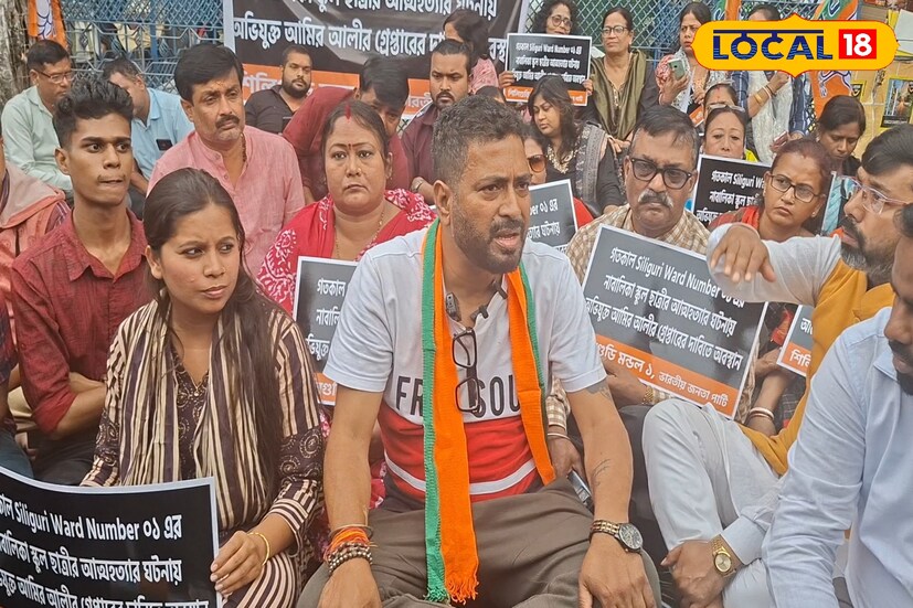 শিলিগুড়ি, ঋত্বিক ভট্টাচার্য : শিলিগুড়িতে নির্বাচনী উত্তাপের মাঝেই হঠাৎ থমকে গেল বিজেপি প্রার্থী শংকর ঘোষের প্রচার। অনির্দিষ্টকালের জন্য সমস্ত রকম জনসংযোগ ও নির্বাচনী কর্মসূচি বন্ধ করার ঘোষণা করলেন তিনি। সাফ জানিয়ে দিলেন—অভিযুক্তের গ্রেফতার ও ন্যায়বিচার না হওয়া পর্যন্ত এই সিদ্ধান্ত থেকে সরবেন না।