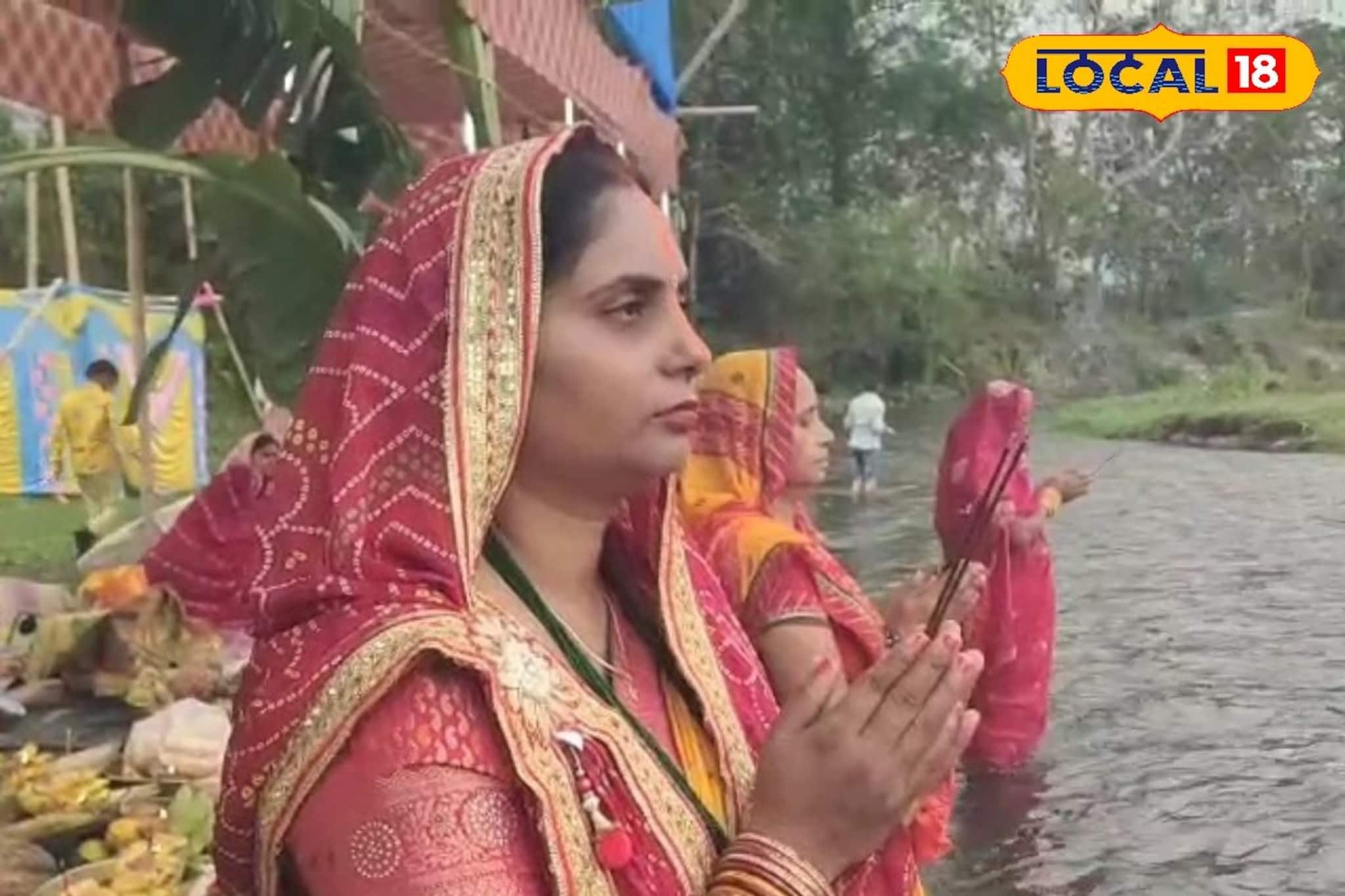 চৈত্রের ভরা বসন্তে সূর্যাঘ্য, রীতিনীতি পালন করে চৈতী ছটপুজো উদযাপন পুণ্যার্থীদের