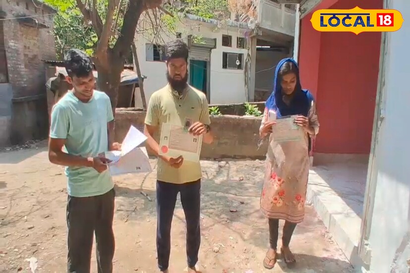 মুর্শিদাবাদ, তন্ময় মন্ডল: সাপ্লিমেন্টারি লিস্ট প্রকাশিত হতেই মাথায় হাত সুতি বিধানসভার জগতাই ১ নম্বর গ্রাম পঞ্চায়েতের ১১২ নম্বর বুথের ভোটারদের। সোমবার মধ্যরাতে তালিকা প্রকাশের পর এই কান্ড হবে তা বুঝতে পারেননি ভোটাররা। মুর্শিদাবাদ জেলাতে সব থেকে বেশি ছিল এই এগারো লক্ষ মানুষের নাম বিচারাধীন অবস্থায়।