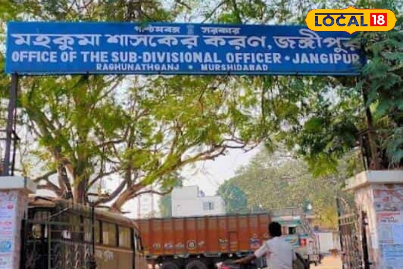 মুর্শিদাবাদ, তন্ময় মন্ডল: রঘুনাথগঞ্জ বিধানসভা এলাকায় ভোটার তালিকা সংশোধনকে ঘিরে বড় চিত্র সামনে এল। মোট ১ লক্ষ ১৫ হাজার ৮২২ জন ভোটার এখনও আন্ডার অ্যাড জুডিকেশন অর্থাৎ বিচারাধীন অবস্থায় রয়েছে।