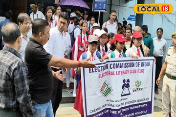 হুগলির রাস্তায় রাস্তায় ঘুরবে ‘নির্বাচনী ট্যাবলো’! ভোটার সচেতনতা বৃদ্ধিতে জেলা প্রশাসনের বিশেষ উদ্যোগ