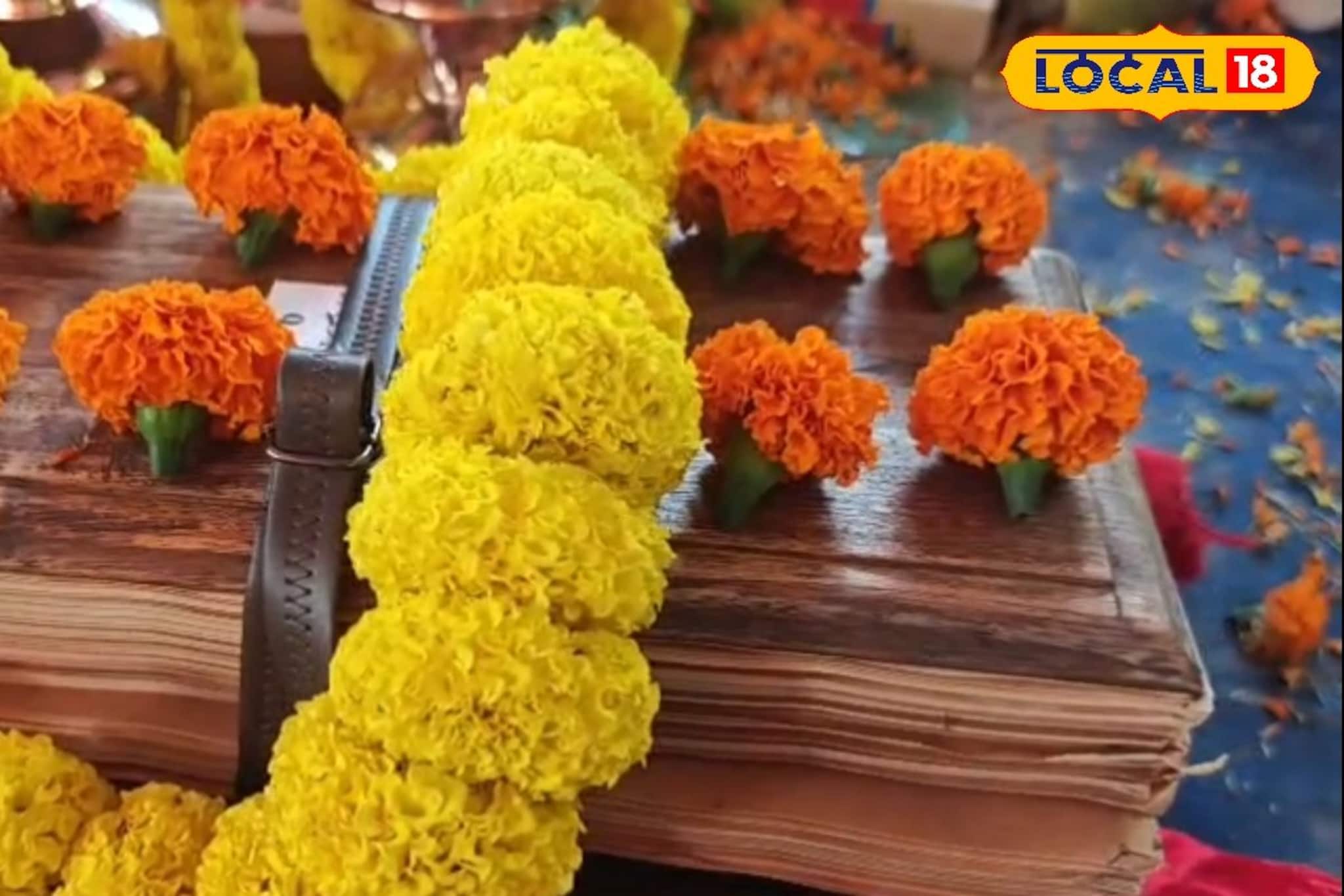 শান্তিপুরে রামমন্দির নির্মাণের সূচনালগ্নে ফ্রান্স থেকে এল কৃত্তিবাসী রামায়ণের পাণ্ডুলিপি শান্তিপুরে রামমন্দির নির্মাণের সূচনালগ্নে ফ্রান্স থেকে এল কৃত্তিবাসী রামায়ণের পাণ্ডুলিপি