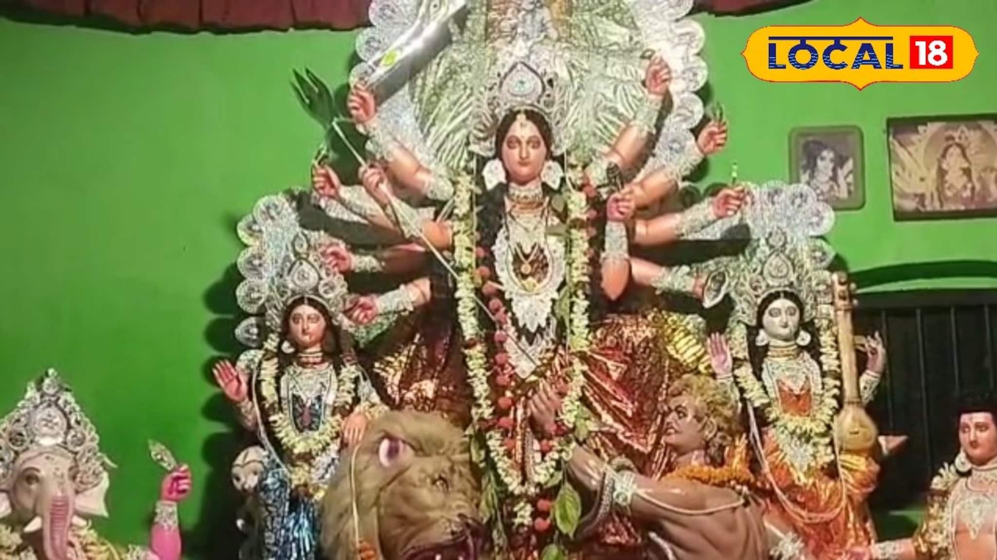 ১০০ বছরের প্রাচীন মুর্শিদাবাদের এই বাসন্তী পুজো, উপচে পড়া ভিড়