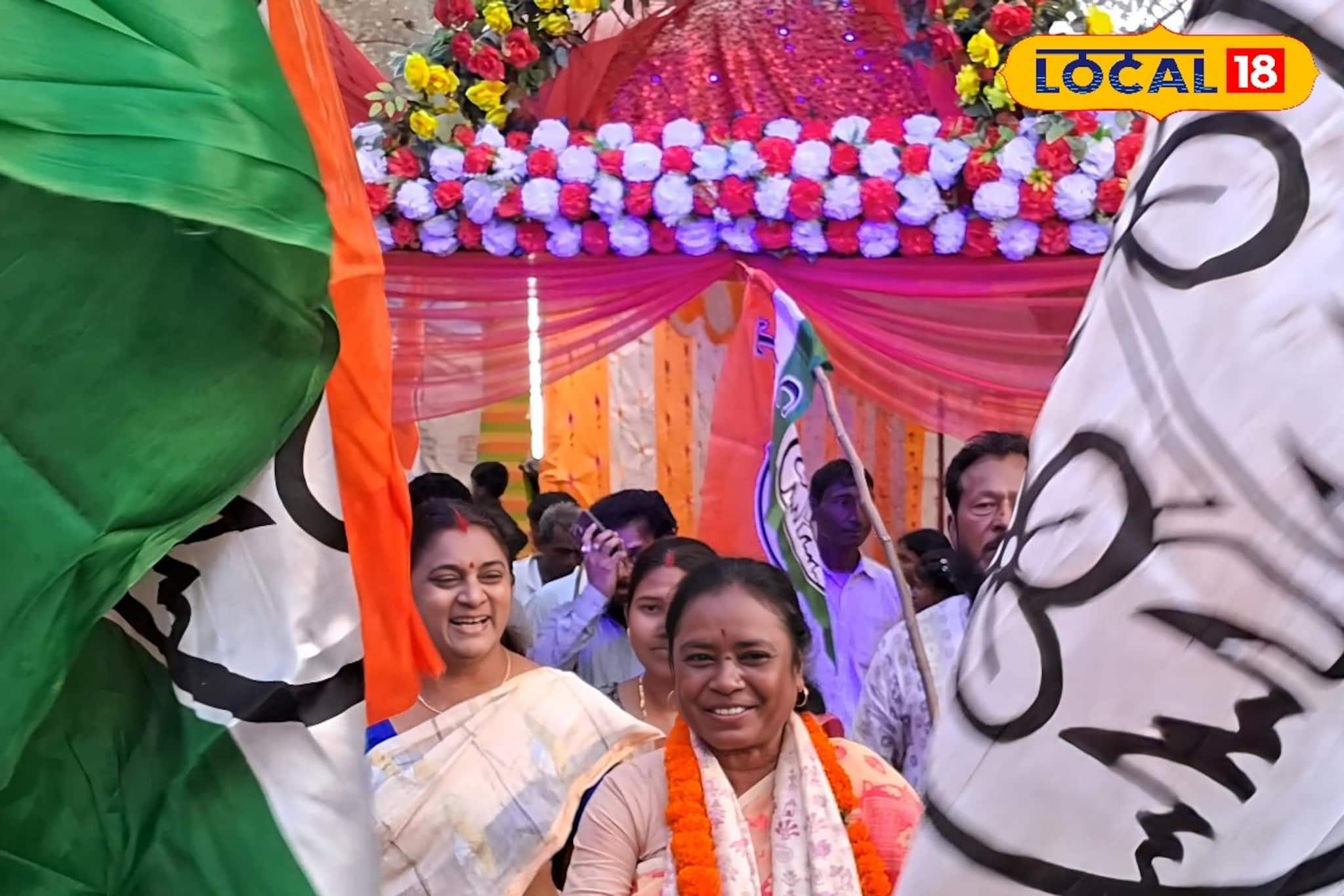 বিয়ে বাড়িতে গিয়ে জনসংযোগ, হতবাক সকলে!