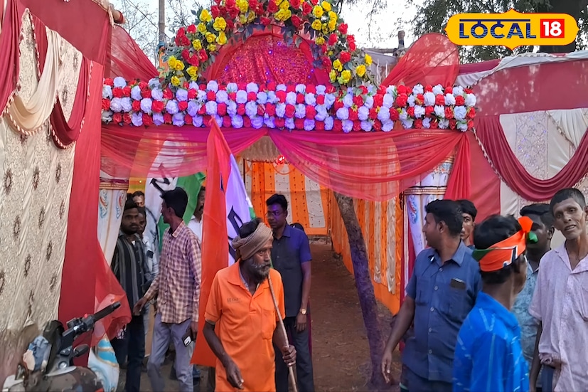 নির্বাচনী নির্ঘণ্ট ঘোষণা হতেই ভোট প্রচারে ব্যস্ত শাসক-বিরোধী প্রার্থীরা। কেউ কাউকে এক ইঞ্চি জমি ছাড়তে নারাজ। জনসংযোগে রীতিমতো তাক লাগাচ্ছেন তারা। নির্বাচনী নির্ঘণ্ট ঘোষণা হতেই ভোট প্রচারে ব্যস্ত শাসক-বিরোধী প্রার্থীরা। কেউ কাউকে এক ইঞ্চি জমি ছাড়তে নারাজ। জনসংযোগে রীতিমতো তাক লাগাচ্ছেন তারা।