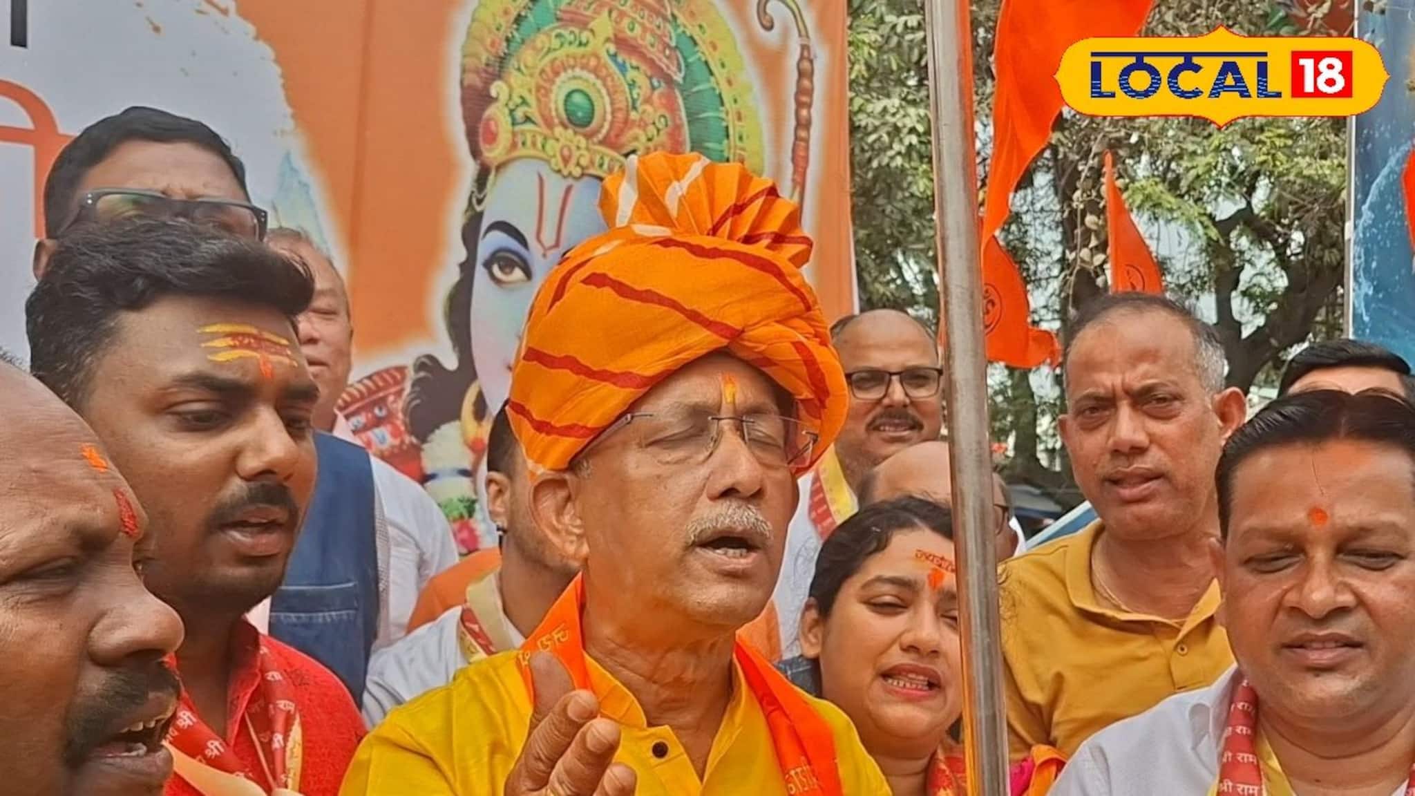 Siliguri Election: ভোটের উত্তাপে মিশে গেল ভক্তির সুর! রামনবমীতে হারমোনিয়ামে ভজন গাইলেন গৌতম দেব