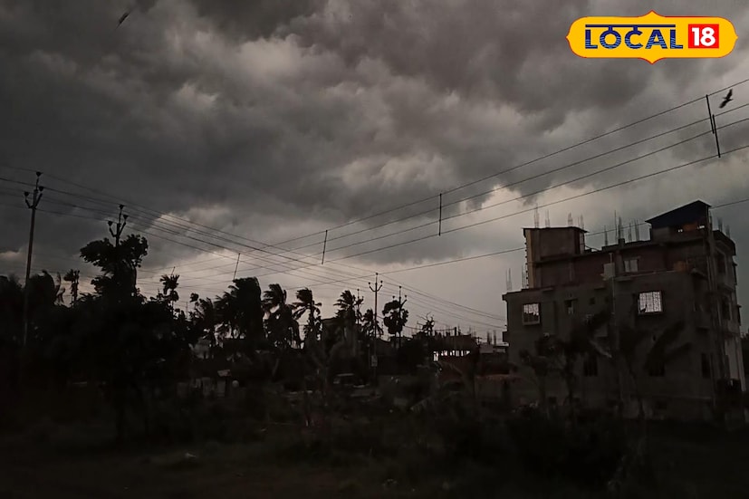 *রাজ্যজুড়ে টানা দুর্যোগের পূর্বাভাস দিল হাওয়া অফিস। হওয়া অফিসের রিপোর্ট অনুযায়ী, রাজ্যের উত্তর থেকে দক্ষিণবঙ্গে জেলায় জেলায় চলবে বজ্রবিদ্যুৎ-সহ ঝড়বৃষ্টি। এই দুর্যোগের কারণে জেলায় জেলায় আবহাওয়া দফতর থেকে সতর্কতা জারি করা হয়েছে।