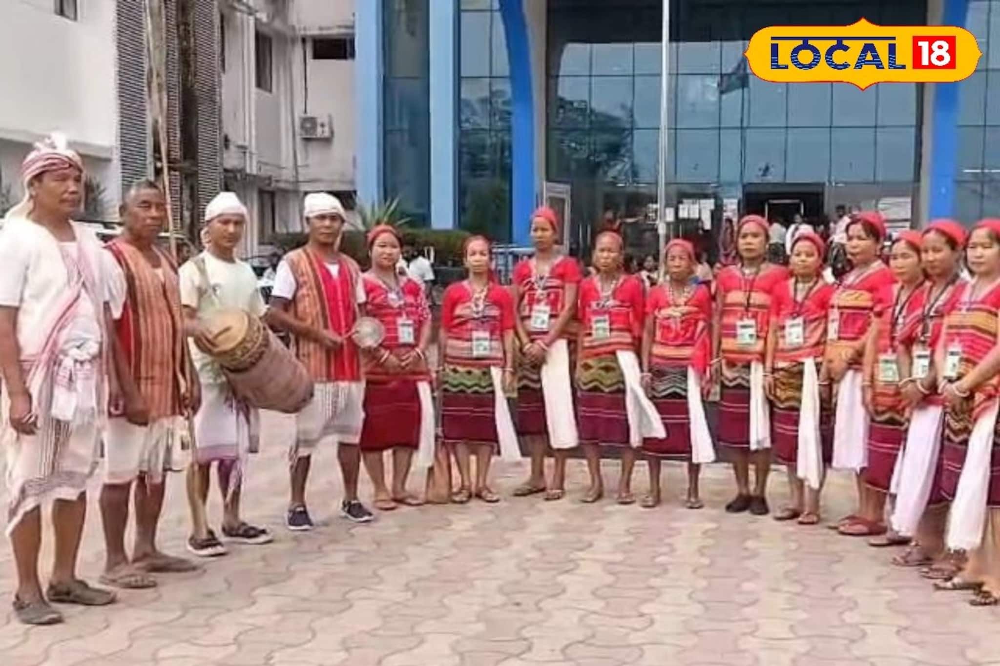 গানে গানে ভোটদানের গুরুত্ব! প্রত্যন্তের ভোটারদের বুথে আনতে দৃষ্টান্ত আলিপুরদুয়ারে