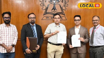 মৌ সাক্ষর 