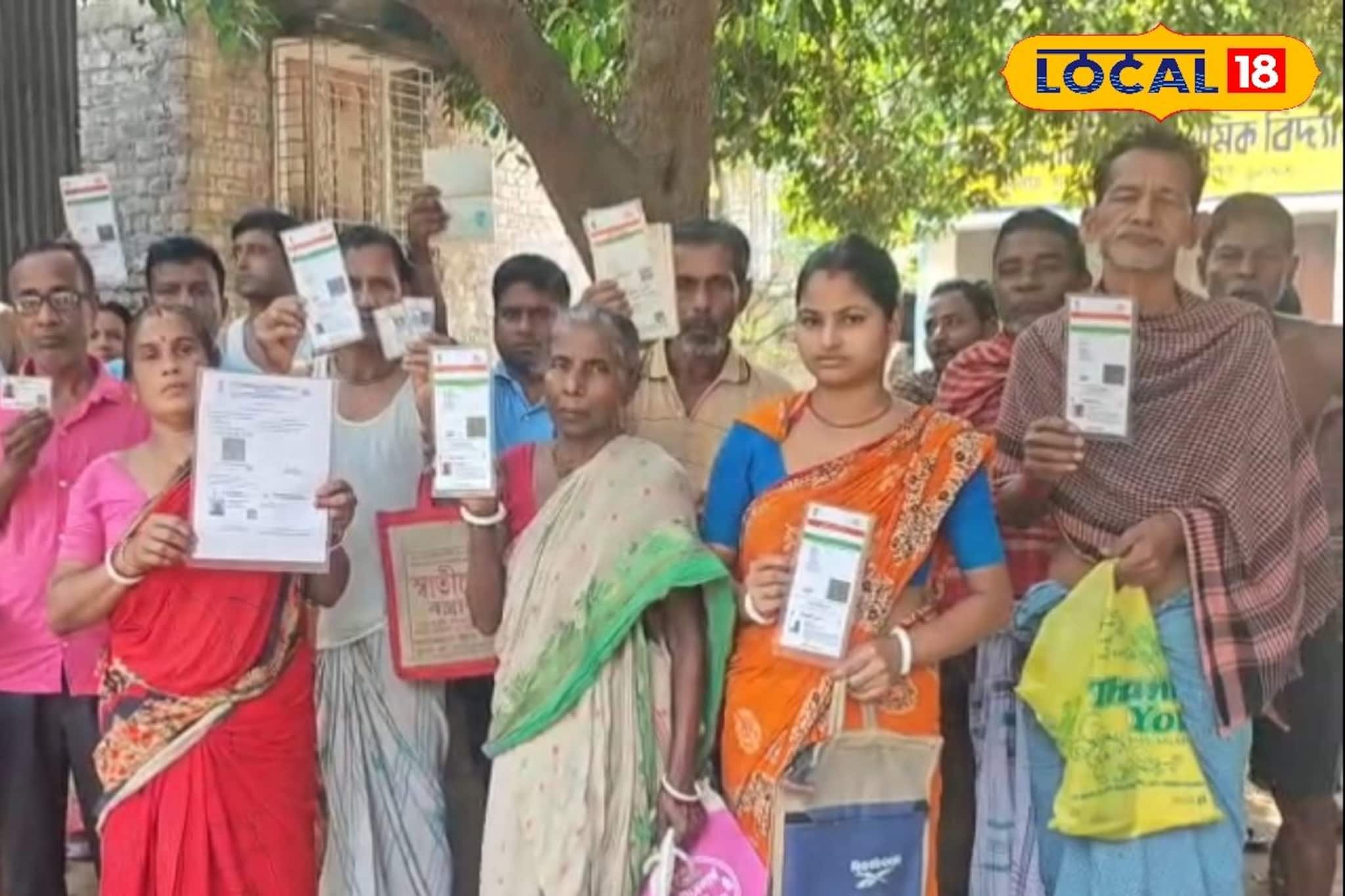 সর্বত্র ভোটের প্রচার হলেও ফুলিয়ার এই গ্রামে আসছেন না কোনও প্রার্থী, ক্ষোভে ফুঁসছেন মানুষ সর্বত্র ভোটের প্রচার হলেও ফুলিয়ার এই গ্রামে আসছেন না কোনও প্রার্থী, ক্ষোভে ফুঁসছেন মানুষ