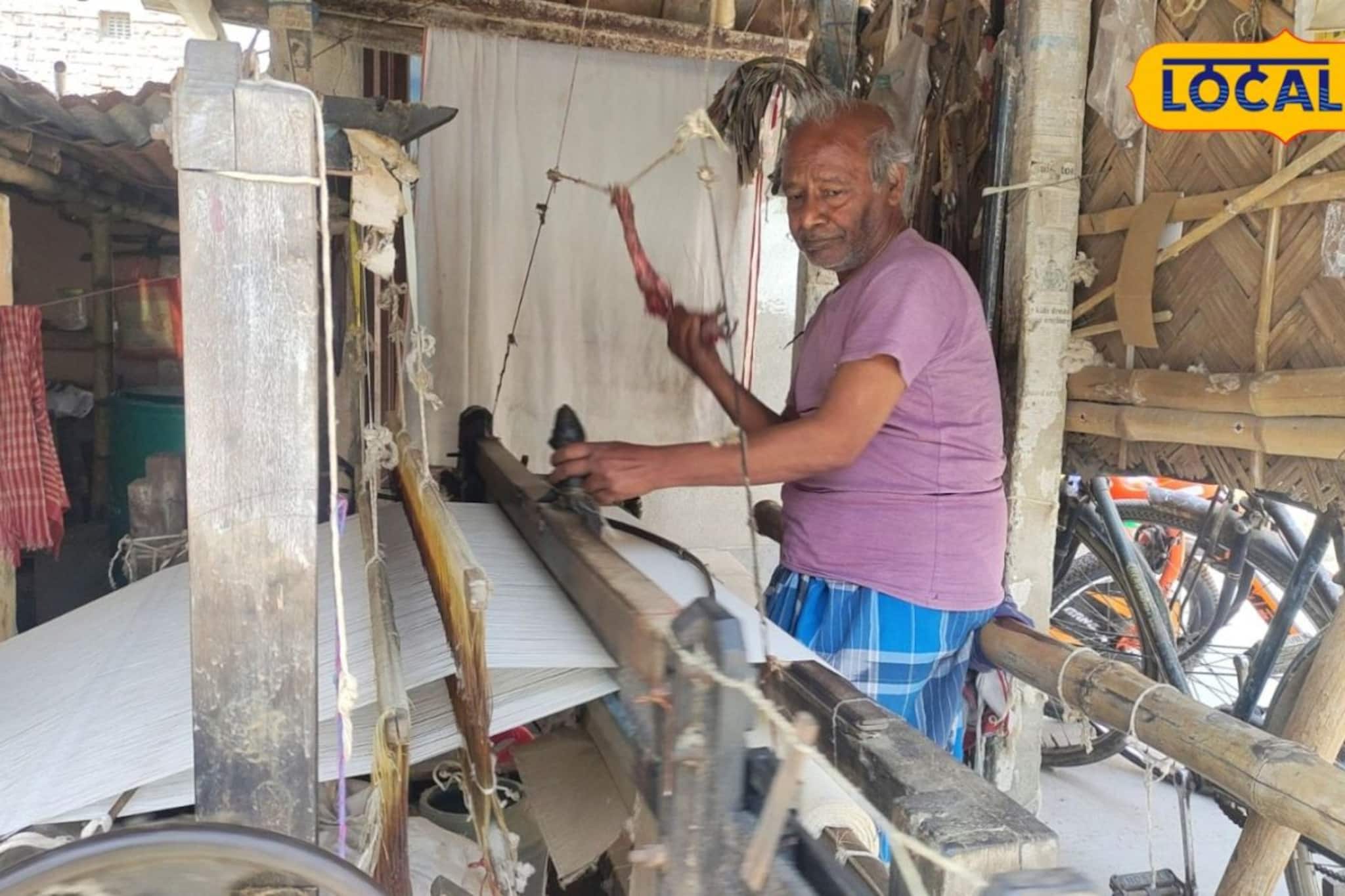 ঐতিহ্যের 'খটখট' বনাম আধুনিক যন্ত্র! কোনও প্রকারে টিকে শিল্প, জানুন ঐতিহ্যের 'খটখট' বনাম আধুনিক যন্ত্র! কোনও প্রকারে টিকে শিল্প, জানুন