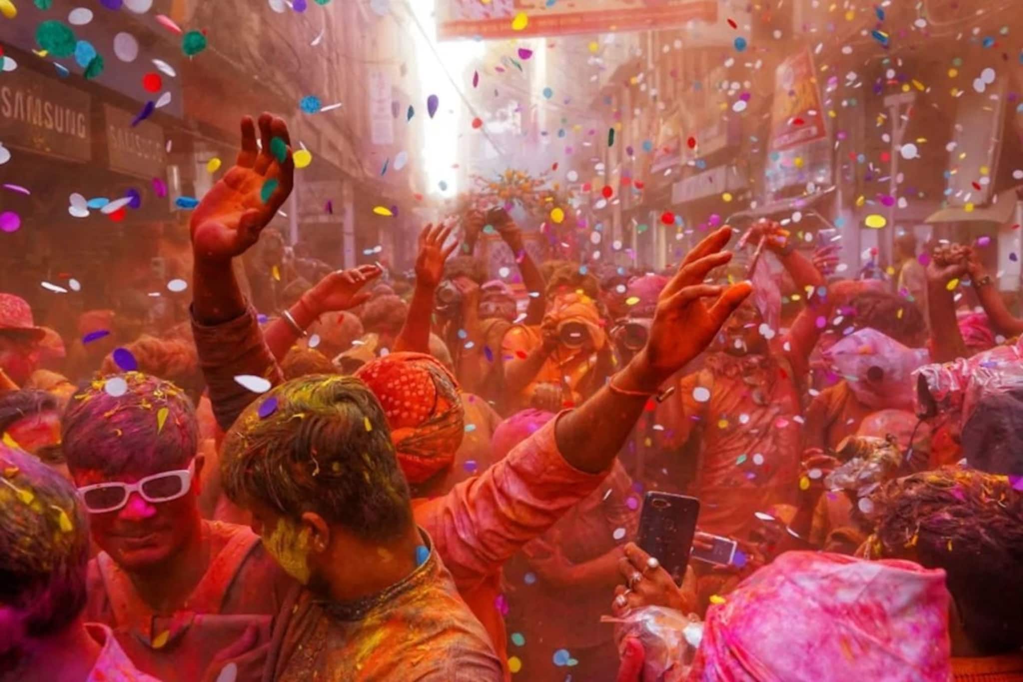 রঙিন হোক ২০২৬-এর হোলি! প্রিয়জনদের পাঠাতে বেছে নিন সেরা কিছু শুভেচ্ছা বার্তা ও স্ট্যাটাস রঙিন হোক ২০২৬-এর হোলি! প্রিয়জনদের পাঠাতে বেছে নিন সেরা কিছু শুভেচ্ছা বার্তা ও স্ট্যাটাস