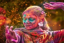 Holi 2026 Dermatologists Warn: চুল ও চামড়ার সর্বনাশ না চাইলে হোলিতে নিজের জন্য দুই সহজ কাজ করুন, বিশেষজ্ঞের জরুরি পরামর্শ