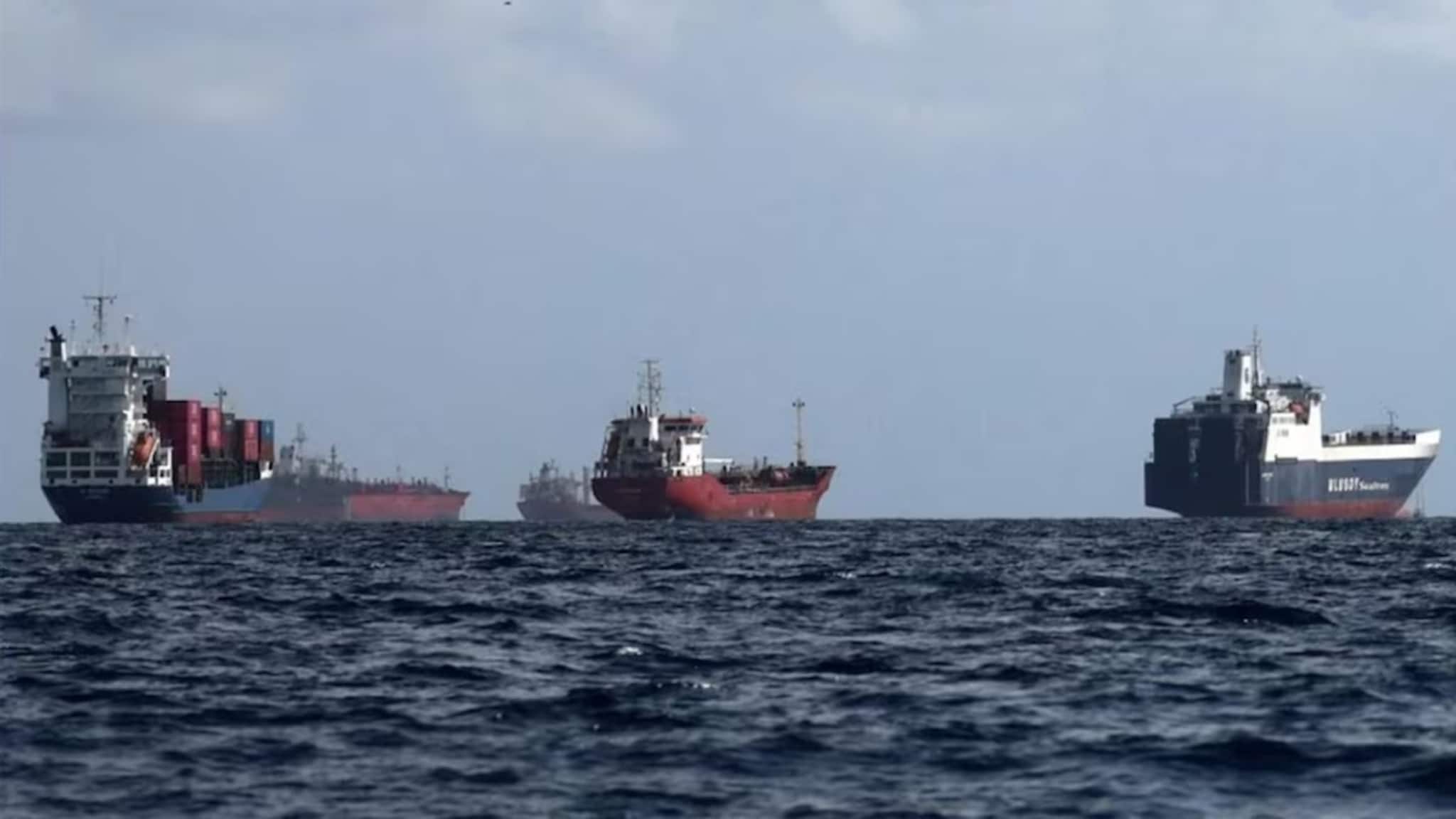 হরমুজ প্রণালী দিয়ে তেল আমদানি ধাক্কা খেলে ভারতে জ্বালানির দামে আগুন লাগতে পারে ! রাশিয়া থেকেও জ্বালানি আমদানি বাড়াল ভারত