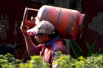 প্রয়োজন নেই কল করার, কয়েক সেকেন্ডের মধ্যেই বুক করা যাবে LPG সিলিন্ডার, জেনে নিন সেই সহজ উপায়