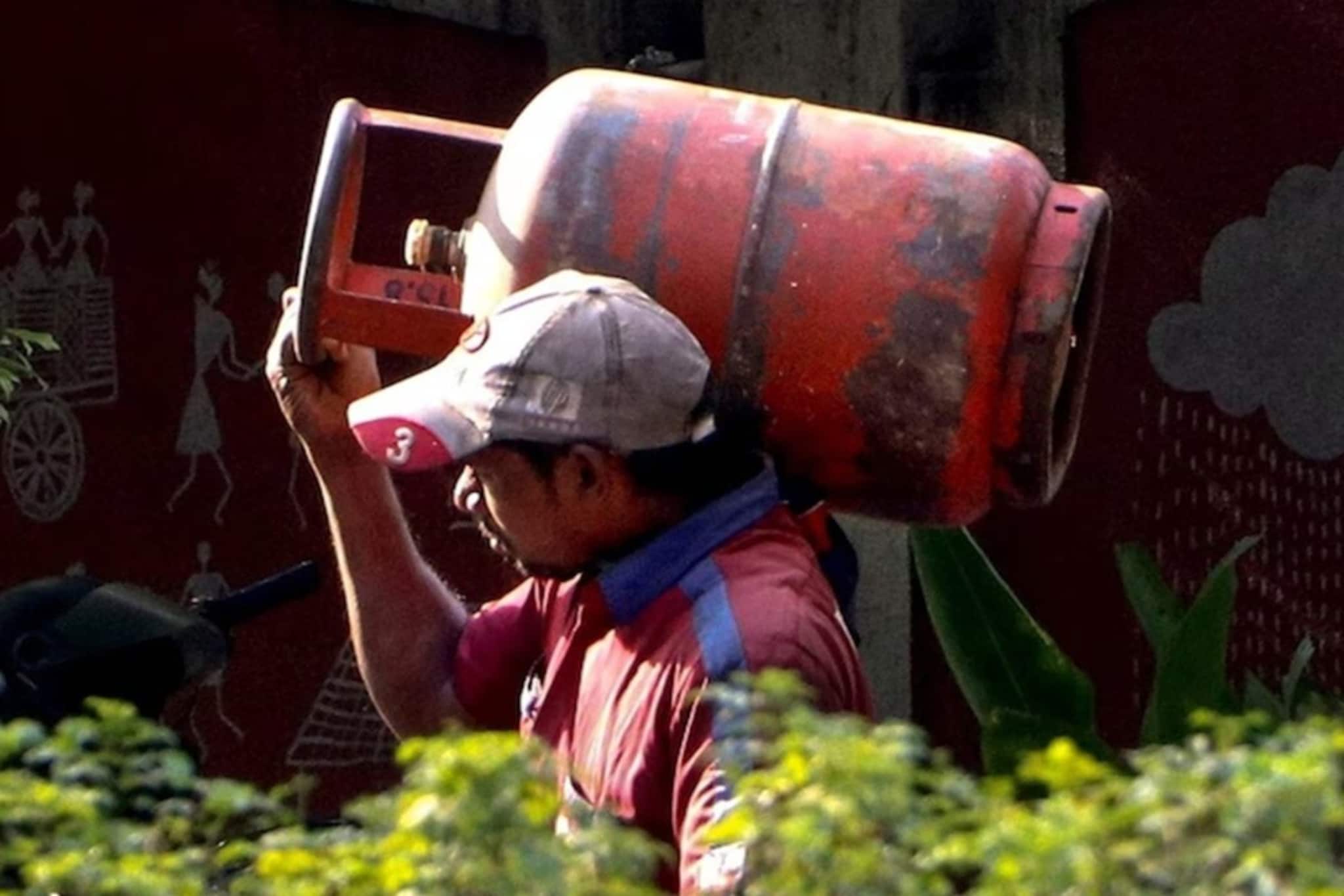 প্রয়োজন নেই কল করার, কয়েক সেকেন্ডের মধ্যেই বুক করা যাবে LPG সিলিন্ডার, জেনে নিন সেই সহজ উপায়