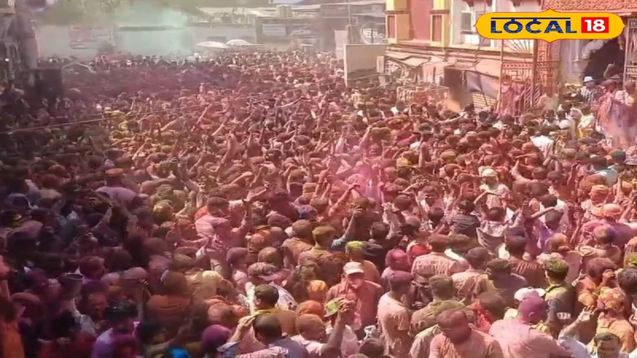 বৃন্দাবনের আদলে দোল উদযাপন হাওড়ার ঘুসুড়ি ধামে! লক্ষাধিক ভক্তের ঢল, রঙ মেখে শ্যাম দর্শন