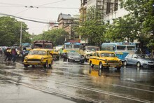Rainfall alert: কিছুক্ষণের মধ্যেই দক্ষিণবঙ্গের একাধিক জেলায় ঝড়বৃষ্টি আসছে! সঙ্গে ৪০ কিমি বেগে ঝড় এবং বজ্রপাতের সম্ভাবনা