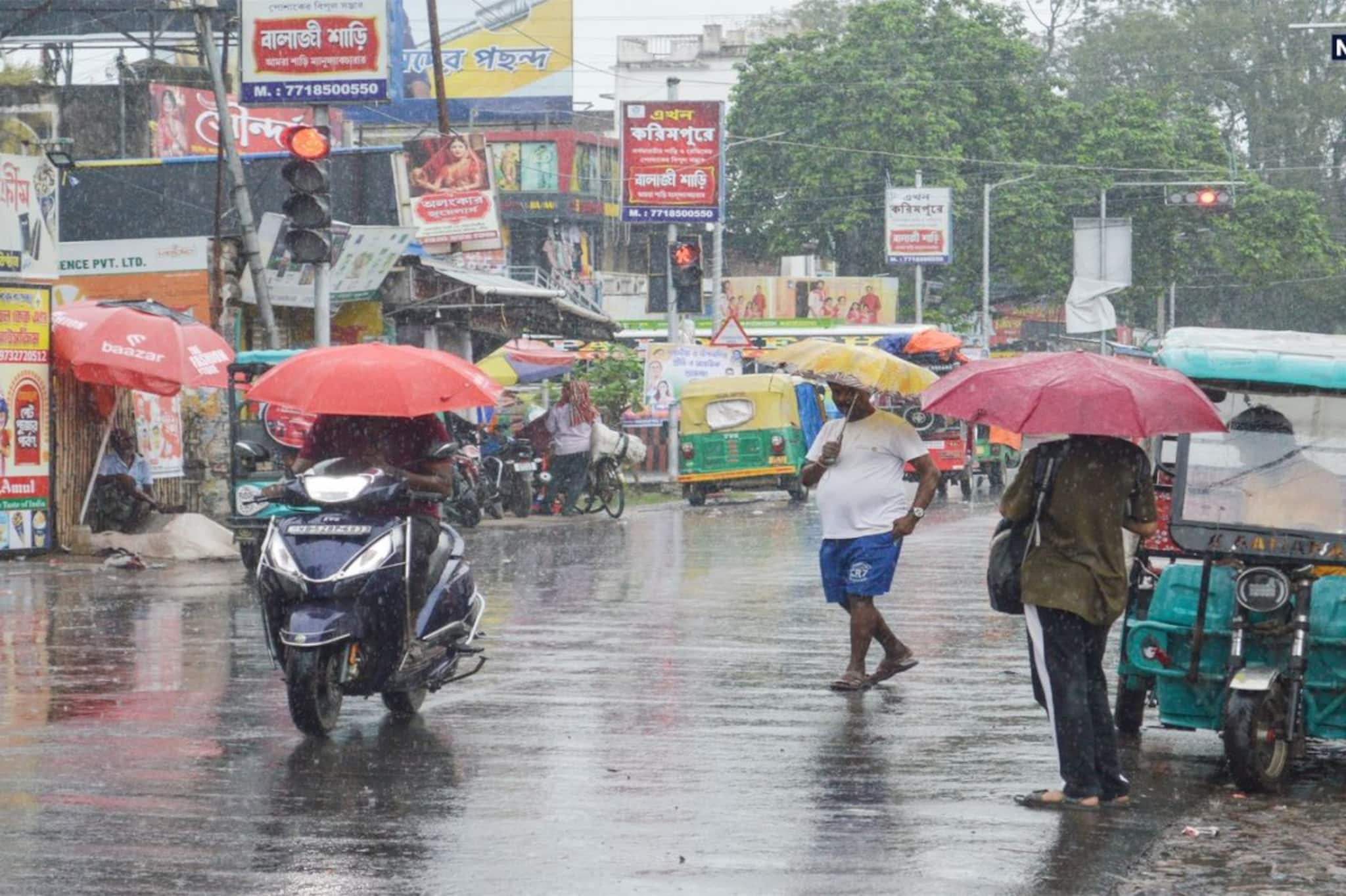 হঠাৎ আবহাওয়ার রদবদল, ২-৩ ঘণ্টায় কলকাতা-সহ ৬ জেলায় বজ্রবিদ্যুৎ- ঝড়-বৃষ্টি ও দমকা হাওয়ার সতর্কতা জারি