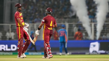 চাপের মুহূর্তে সাফল্য এনে দিলেন বরুণ! ইডেনে ভারত-ওয়েস্ট ইন্ডিজ টানটান লড়াই চাপের মুহূর্তে সাফল্য এনে দিলেন বরুণ! ইডেনে ভারত-ওয়েস্ট ইন্ডিজ টানটান লড়াই