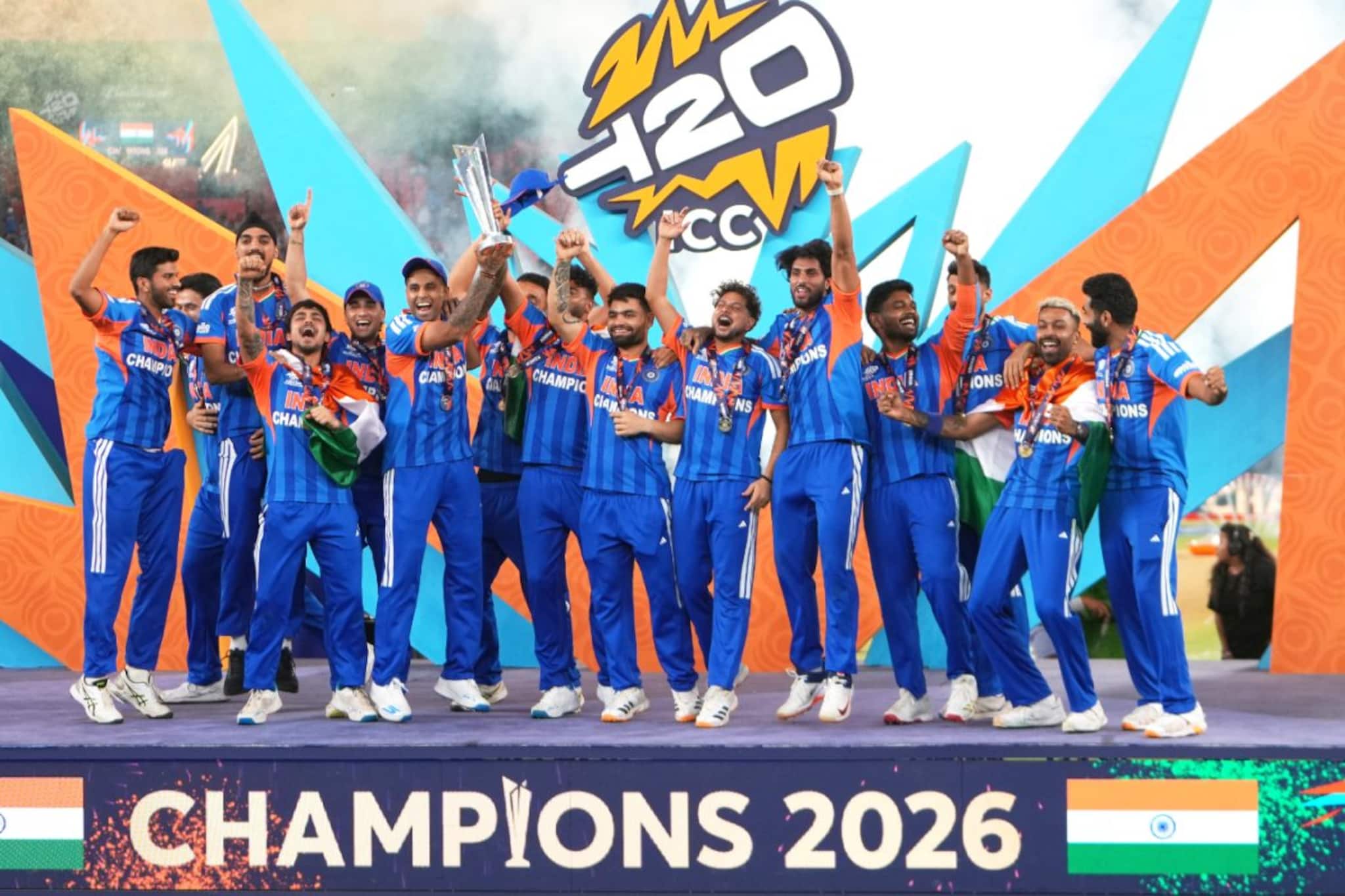 টি-২০ বিশ্বকাপ জিতে কত টাকা পেলে টিম ইন্ডিয়া? টাকার অঙ্ক জানলে চমকে যাবেন! টি-২০ বিশ্বকাপ জিতে কত টাকা পেলে টিম ইন্ডিয়া? টাকার অঙ্ক জানলে চমকে যাবেন!