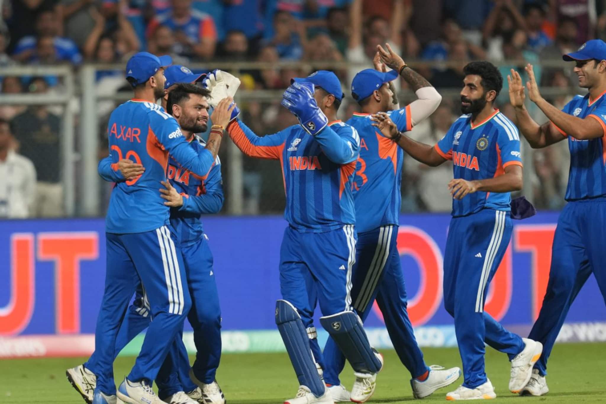 ওয়াংখেড়েতে রুদ্ধশ্বাস জয় ভারতের! টানা দ্বিতীয়বার বিশ্বকাপ ফাইনালে টিম ইন্ডিয়া