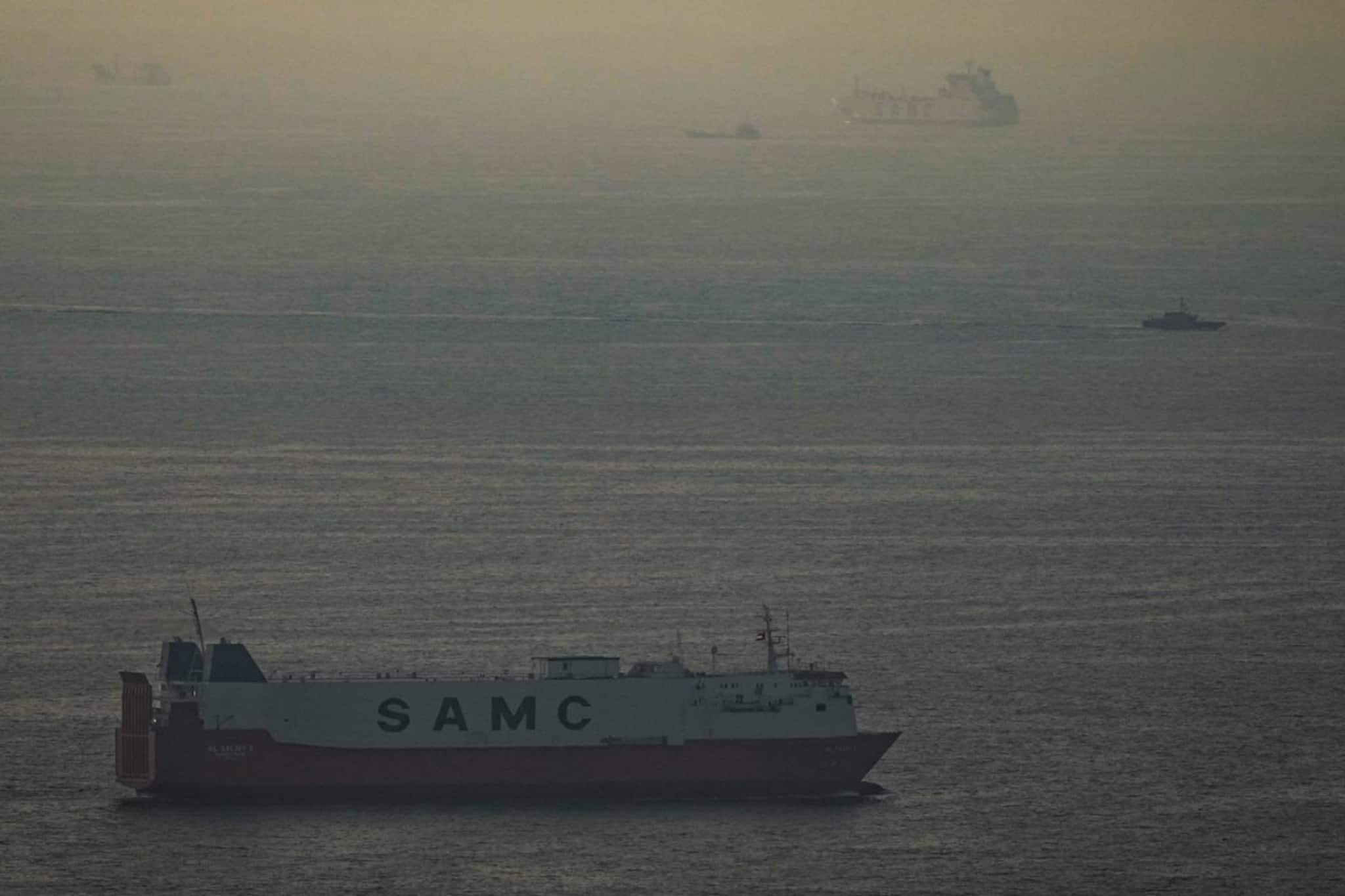 ভারতের ‘লাইফলাইন’-এ বিপদ ! আমেরিকা কি পিঠে ছুরি মেরেছে? ট্রাম্পের মোহ বিশ্ব অর্থনীতিকে হরমুজ প্রণালীতে আটকে ফেলেছে