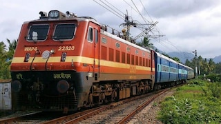 ভারতীয় রেল কনফার্ম ট্রেন টিকিট বাতিলের নিয়মে বড় পরিবর্তন করেছে। নতুন নিয়ম অনুযায়ী, রিফান্ড নির্ভর করবে যাত্রী কখন টিকিট বাতিল করছেন তার উপর।