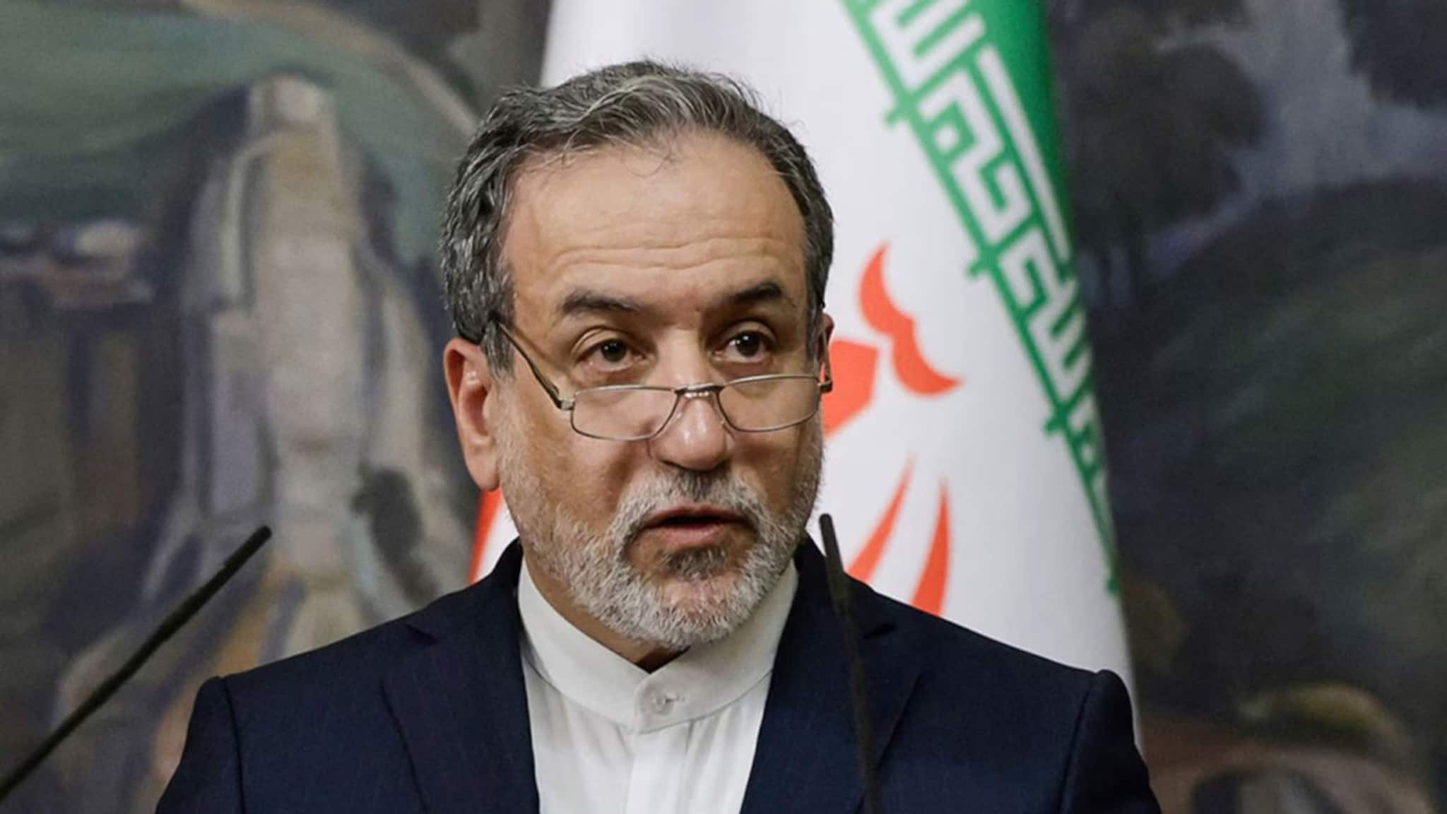 ‘কোনও হুমকিতে ভয় পাই না...!’ হরমুজ নিয়ে ইরানকে দেওয়া ট্রাম্পের চরম হুঁশিয়ারির জবাব দিলেন সেদেশের বিদেশমন্ত্রী