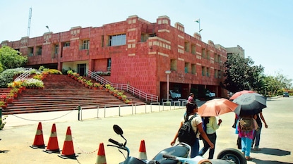 জেএনইউ-তে MBA পড়ার সুযোগ জেএনইউ-তে MBA পড়ার সুযোগ