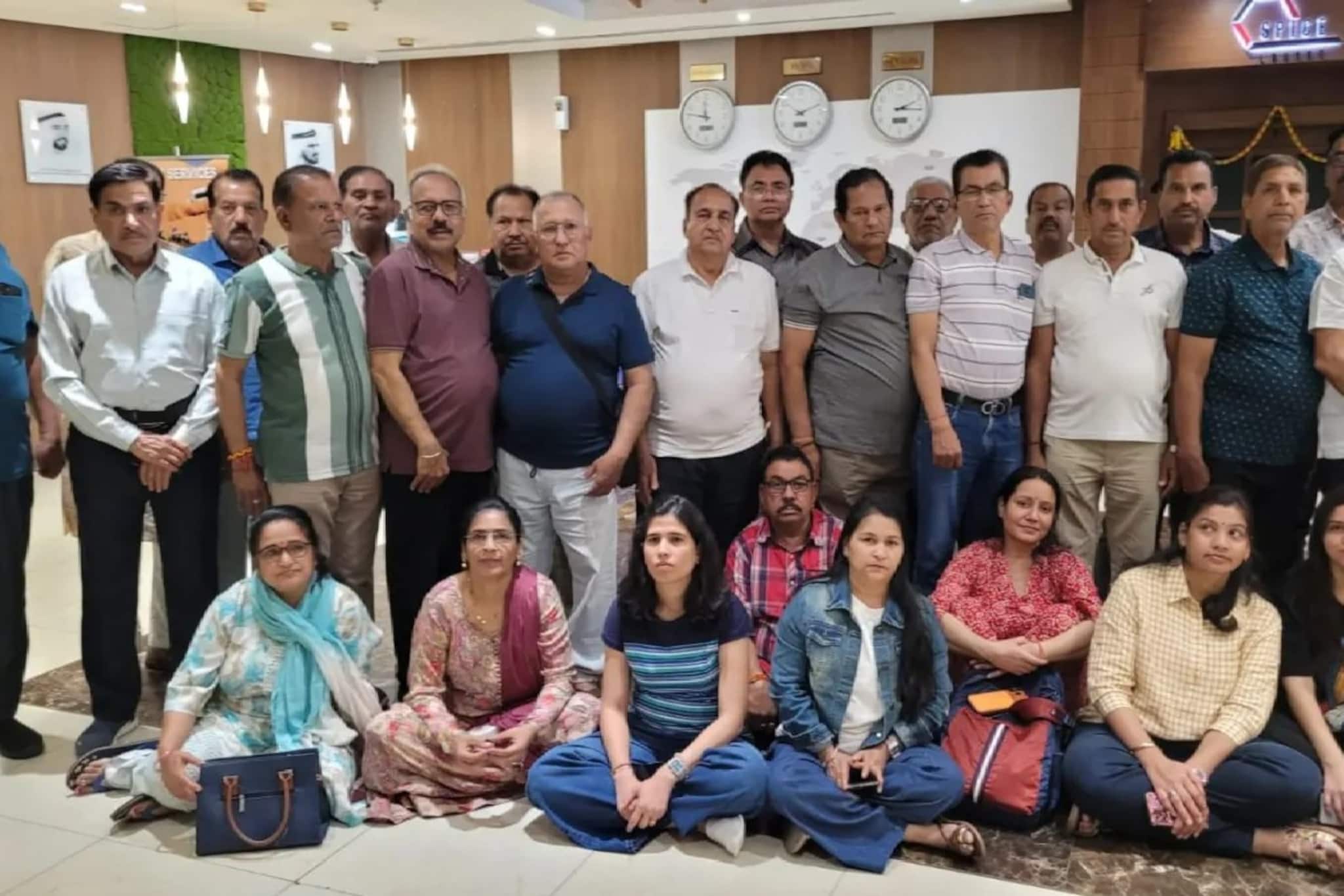 দুবাইতে আটকে যোধপুরের ১২৭ জন, বিস্ফোরণের পর বিমানবন্দরেই দেশে ফেরার অপেক্ষায়