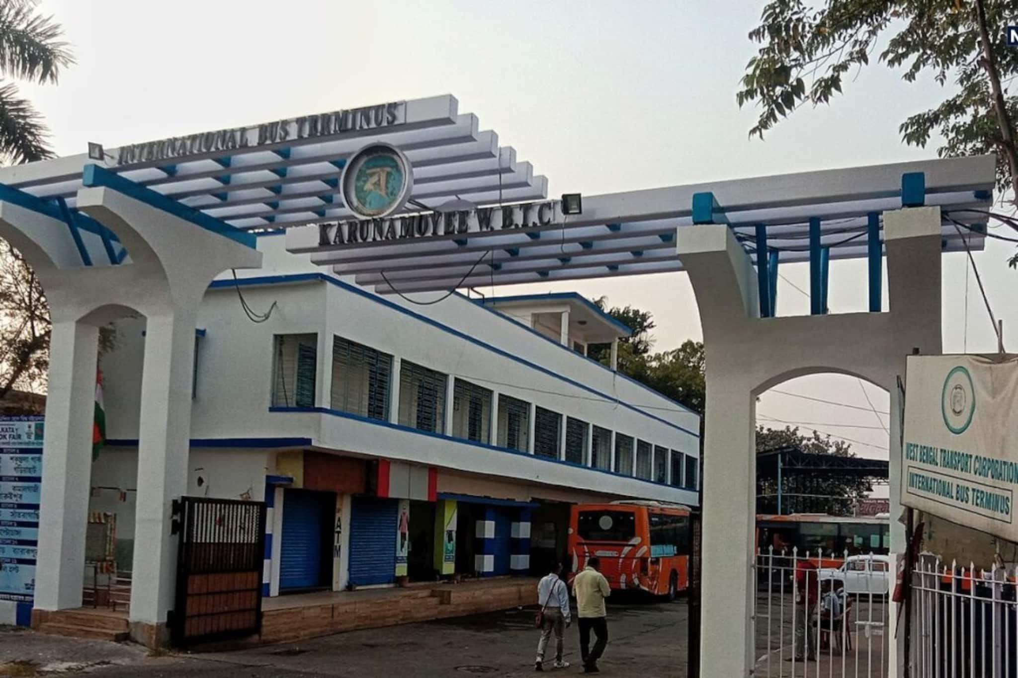 করুণাময়ী বাস টার্মিনাসে রক্তাক্ত দুর্ঘটনা! দূরপাল্লার বাসের চাপায় পিষ্ট হয়ে হেলপারের মর্মান্তিক মৃত্যু