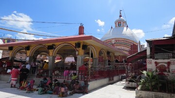 গ্যাসের কোপে দেবতাদের ভোগও, তারাপীঠে বন্ধের মুখে ভাণ্ডারা ভোগ, সর্বমঙ্গলা মন্দিরে ভক্তদের ভোগ বন্ধ, আর কোথায় কী ছবি? 