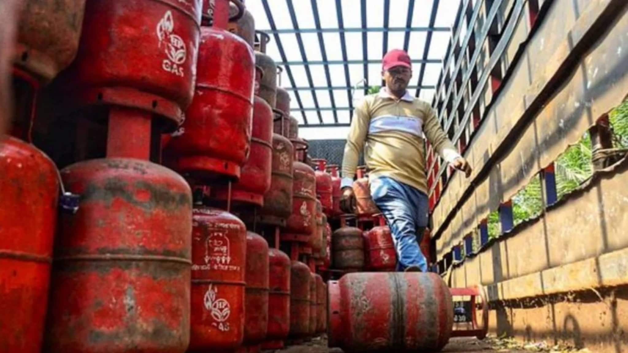 LPG Saving Tips: একটাই গ্যাস সিলিন্ডার চলবে মাসের পর মাস, কীভাবে? রইল সেই 'স্মার্ট টিপস', আর গ্যাস শেষ হওয়ার চিন্তা করতে হবে না