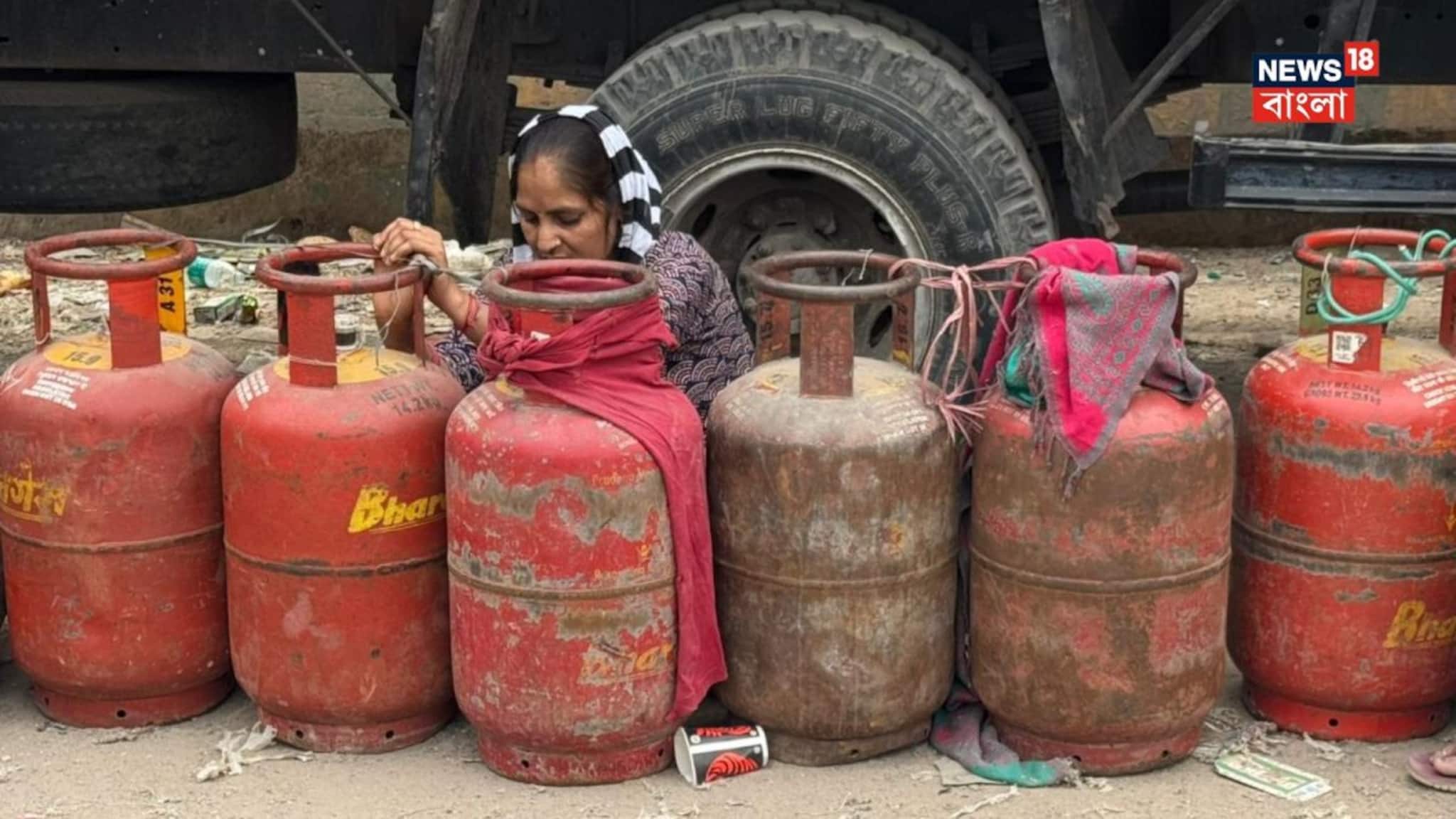 Gas Cylinders New Rule: ‘এদের’ আর দেওয়া হবে না গ্যাসের সিলিন্ডার! সারেন্ডার করতে হবে...বুকিংও নেবে না, যুদ্ধ পরিস্থিতিতে কেন্দ্রীয় সরকারের নতুন নিয়ম জানুন