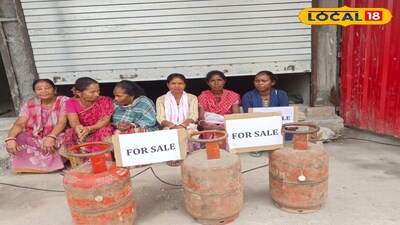 গ‍্যাস সিলিন্ডার বিক্রি করে দিচ্ছেন আলিপুরদুয়ারের চা শ্রমিকরা