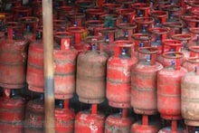 গ্যাস সঙ্কটে নিউটাউনের রেস্তোরাঁ, ঝাঁপ পড়ছে হোটেলে! বাধ্য হয়ে ভরসা কাঠের উনুন