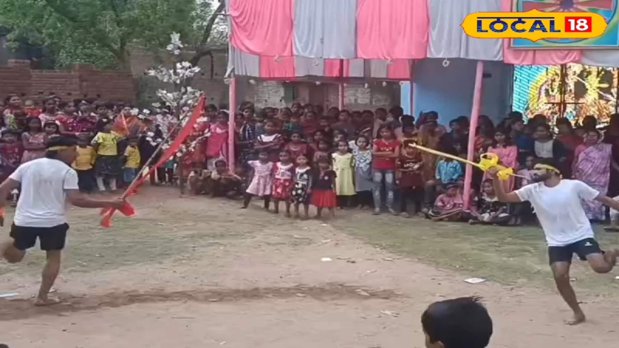 Purulia News: আত্মরক্ষার 'খেলা' এখন মহোৎসব! রামনবমীতে আড়ষায় লাঠি খেলার জাঁকজমক আয়োজন, যুবকদের উৎসাহ দিতে কাতারে কাতারে মহিলাদের ভিড়