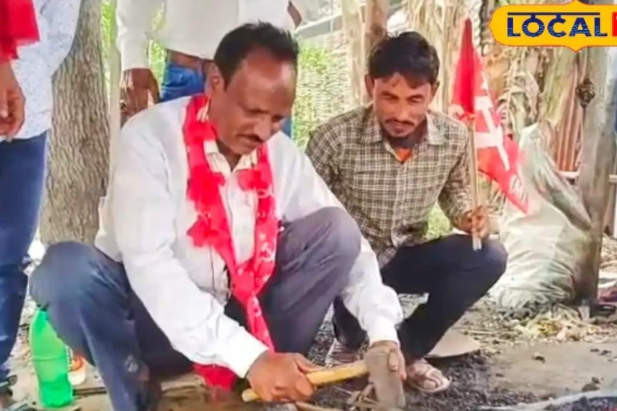 কামারের বেশে কাস্তে শান দিয়ে দিন বদলের ডাক! সিপিআইএম প্রার্থীর অভিনব প্রচারে মানুষের ঢল