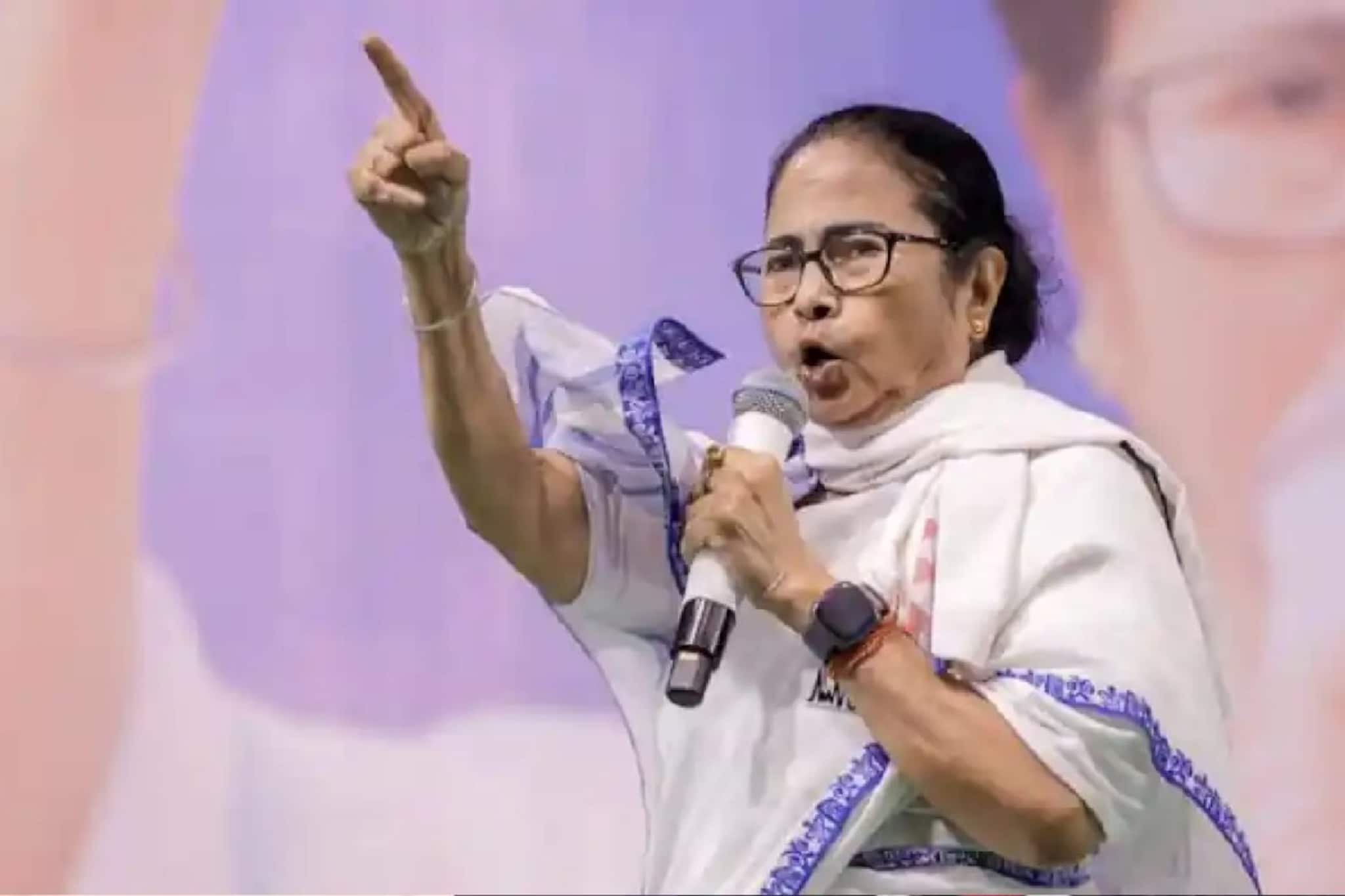 'বাংলার জন্য হ্যাংলা হয়ে গিয়েছে', BJP-কে কটাক্ষ করে মমতার অভিযোগ, ভয় দেখাচ্ছে কমিশন!