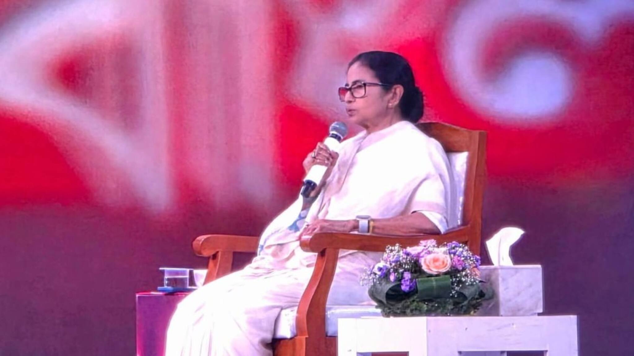 Sojasapta | Mamata Banerjee Interview : ‘মধু-বিধু দুই ভাই...’ হঠাৎ কাকে কটাক্ষ মমতার ? বললেন, ‘বিজেপির ভোটাররাও এবার বিজেপিকে ভোট দেবে না’