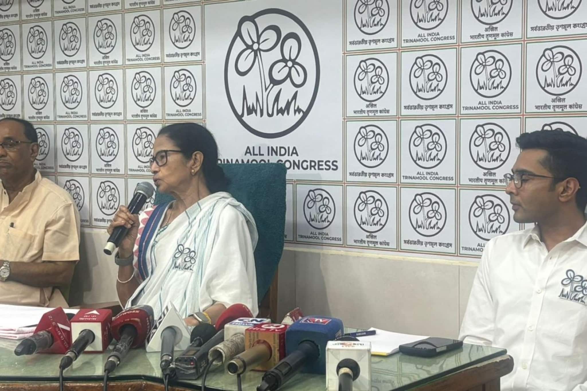 ‘২০২৬ এ ২২৬ এর বেশি আসন পেয়ে জিতব’! প্রার্থী তালিকা ঘোষণার আগেই জানিয়ে দিলেন মমতা, কমিশনকেও তোপ