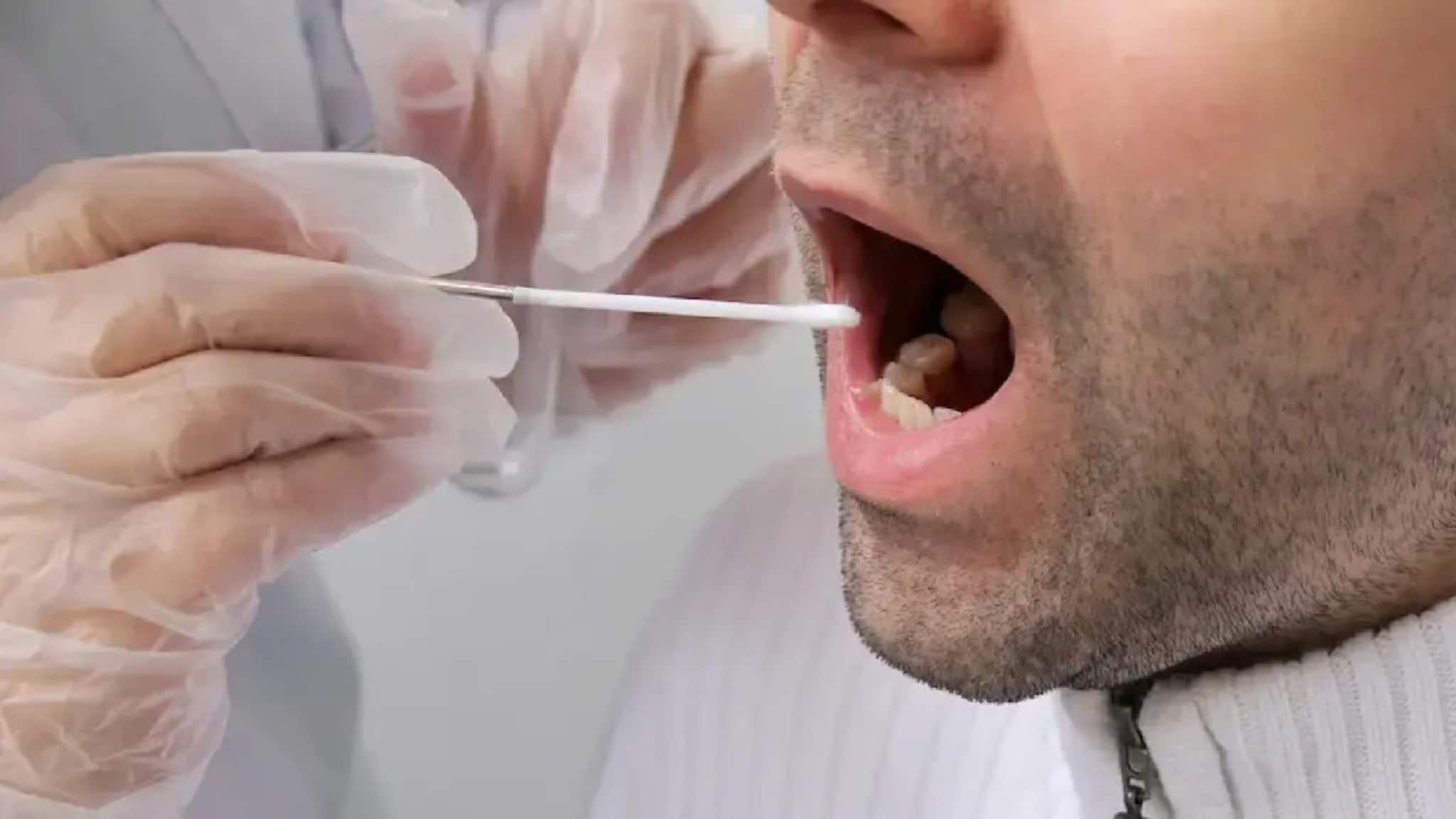 Oral Cancer: মুখের ক্যানসারের প্রথম লক্ষণ দেখা যায় জিভ আর মাড়িতে, কোন ১০ উপসর্গ দেখলেই সাবধান হবেন? পড়ুন