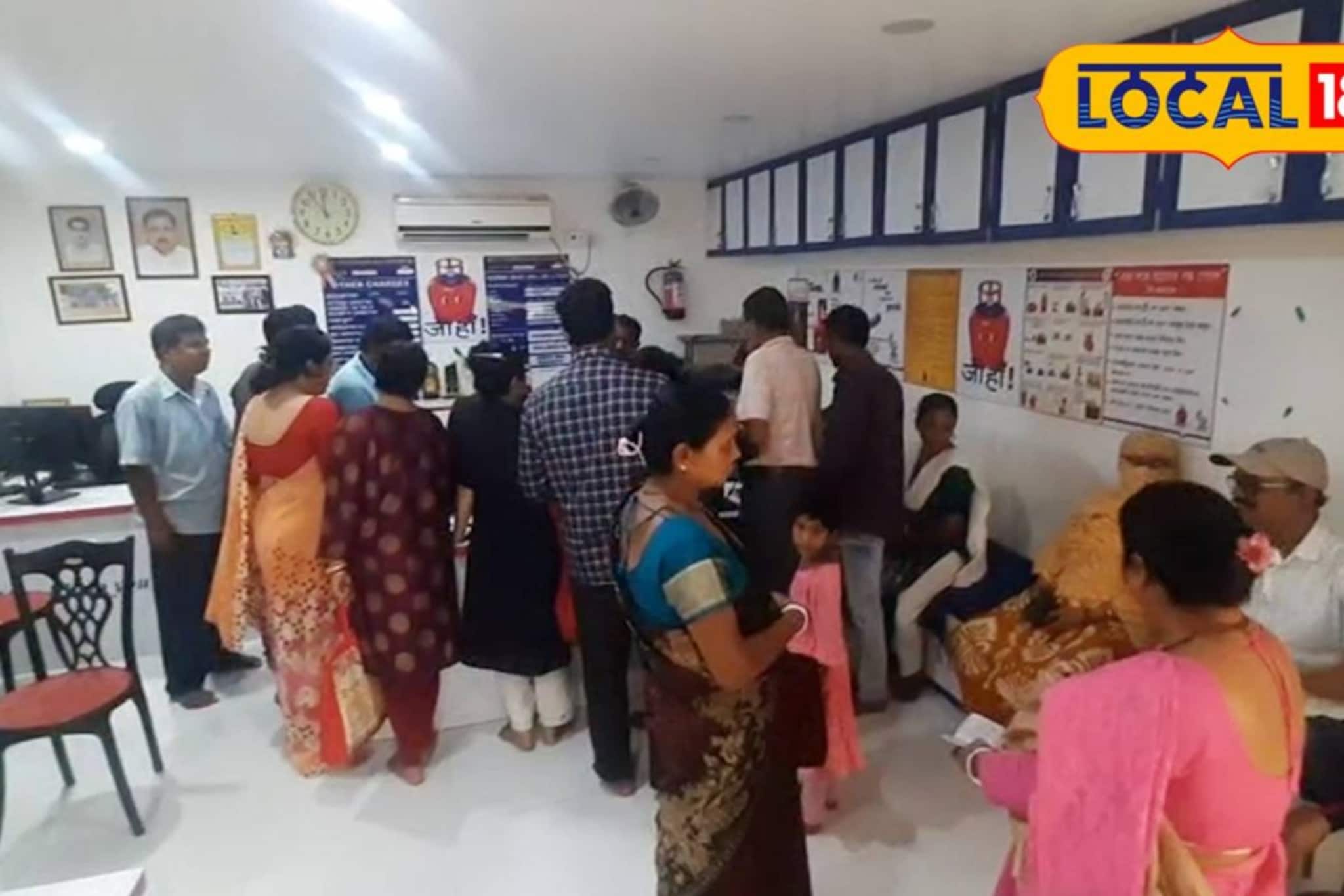 বহরমপুরে রান্নার গ্যাসের সংকট! ৭ দিন পেরিয়েও মিলছে না সিলিন্ডার